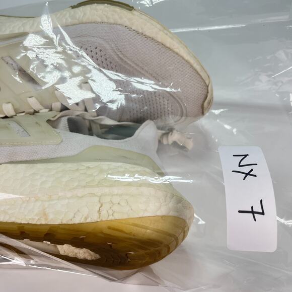 Adidas ULTRABOOST 21 White Cream Low Athletic Running Shoes Women's Size 9 - Picture 11 of 11